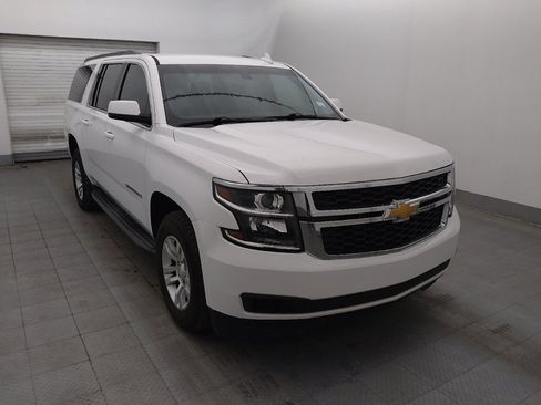 Used 2019 Chevrolet Suburban LS RWD image 13