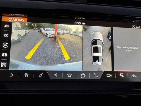 Used 2017 Land Rover Discovery HSE image 23