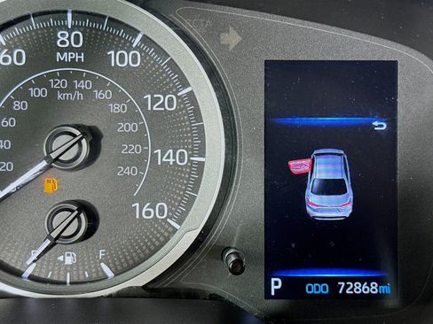 Used 2022 Toyota Corolla LE FWD image 15