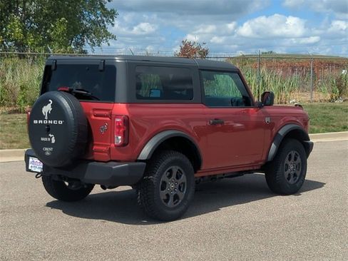 Used 2023 Ford Bronco Big Bend image 3