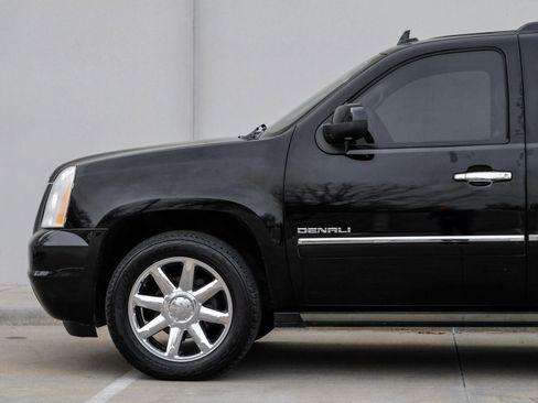 Used 2011 GMC Yukon Denali image 14