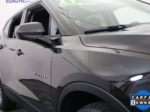 Used 2025 Chevrolet Blazer LT image 3