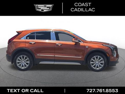 Used 2019 Cadillac XT4 Premium Luxury w/ Technology Package FWD image 4