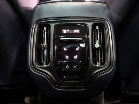 Used 2025 Aston Martin DBX 707 image 30