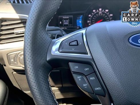 Used 2022 Ford Edge ST image 18