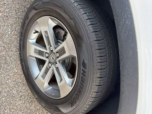Used 2025 Honda Pilot EX-L image 6