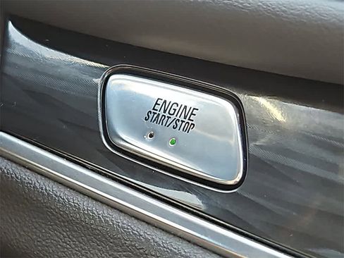 Used 2020 Buick Enclave Essence w/ Sound and Sites Package image 19