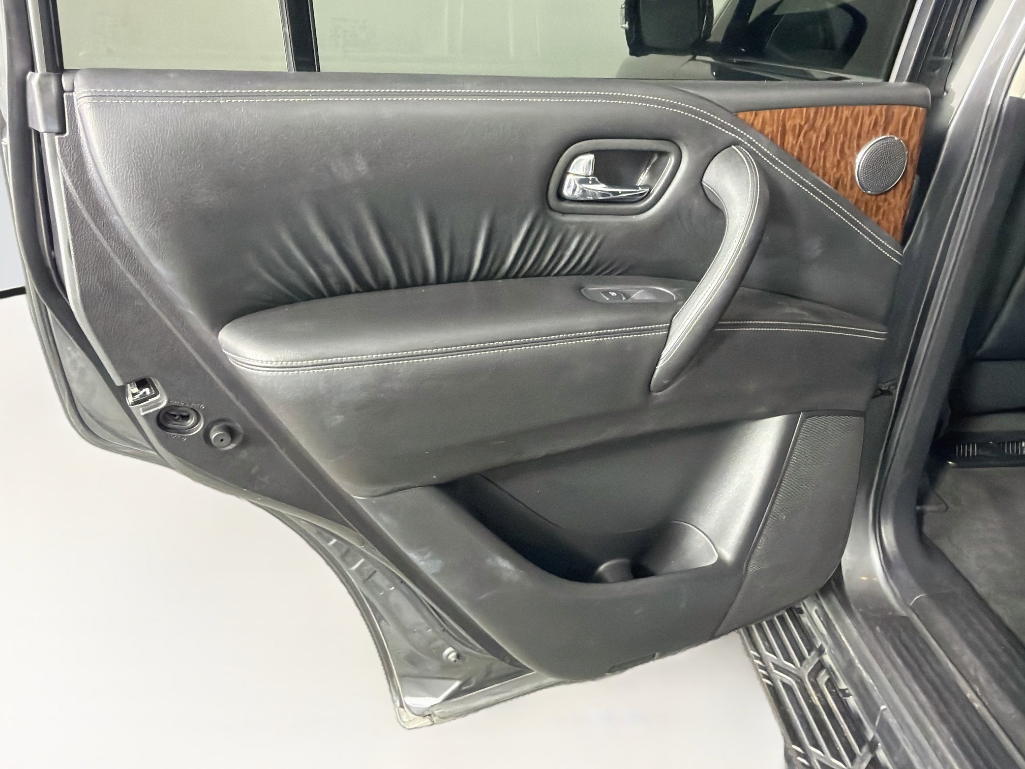 Used 2019 Nissan Armada SL w/ Premium Package RWD image 28