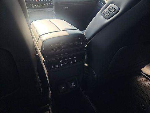 Used 2026 Genesis GV80 3.5T Prestige AWD/4WD image 32