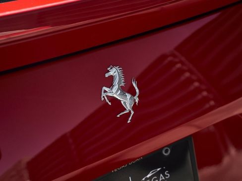 Used 2018 Ferrari 812 Superfast Base image 13