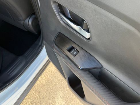 Used 2025 Nissan Kicks SR image 20