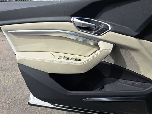 Certified 2024 Audi Q8 e-tron Premium Plus image 30