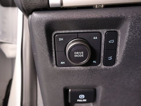 Used 2025 Ford Expedition Active AWD/4WD image 11