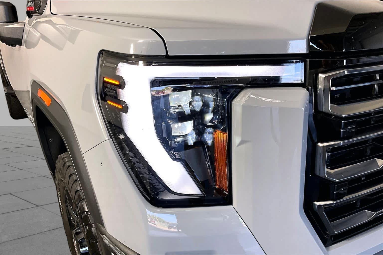 Used 2024 GMC Sierra 2500 AT4 w/ AT4 Premium Plus Package AWD/4WD image 26