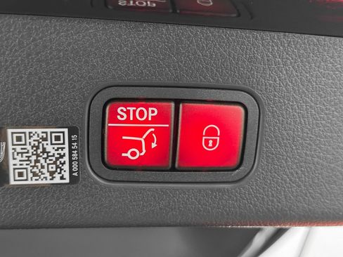 Used 2024 Mercedes-Benz GLC 43 AMG 4MATIC image 37