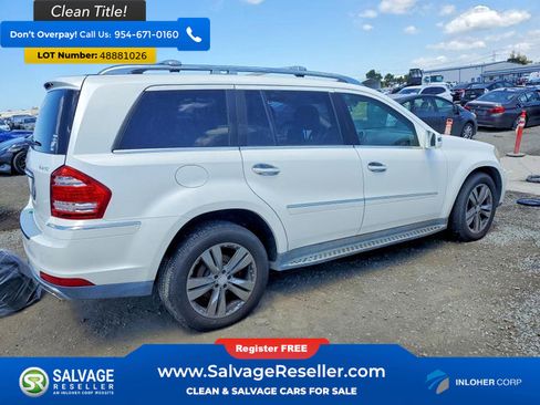 Used 2011 Mercedes-Benz GL 450 4MATIC image 4