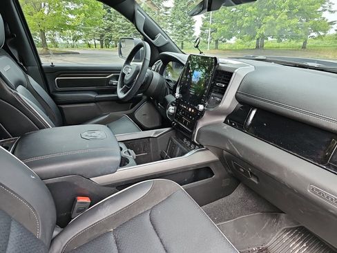 Used 2025 RAM 1500 Laramie w/ Night Edition AWD/4WD image 11