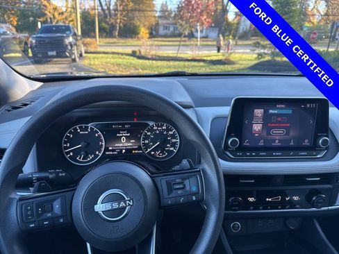 Used 2023 Nissan Rogue SV image 17