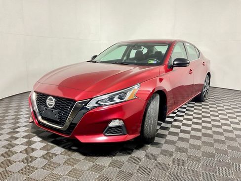 Used 2019 Nissan Altima 2.5 SR w/ SR Premium Package AWD/4WD image 2
