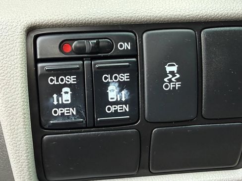 Used 2012 Honda Odyssey EX image 27