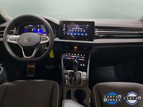 Used 2025 Volkswagen Jetta Sport image 11