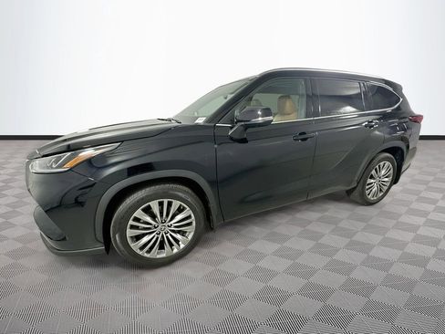 Used 2022 Toyota Highlander Platinum AWD/4WD image 4