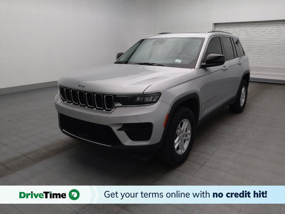 Used 2023 Jeep Grand Cherokee Laredo AWD/4WD image 1