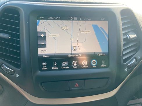 Used 2016 Jeep Cherokee Limited AWD/4WD image 23