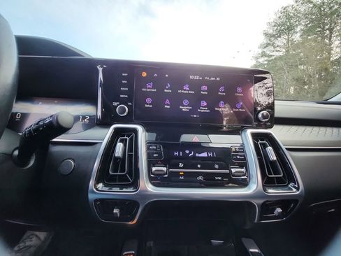 Used 2023 Kia Sorento SX image 18