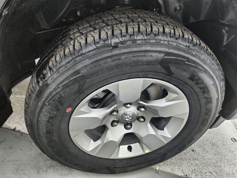 New 2026 RAM 1500 4x4 Crew Cab image 33