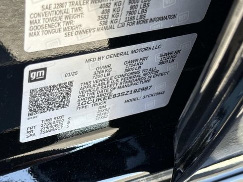 Used 2025 Chevrolet Silverado 1500 RST AWD/4WD image 31