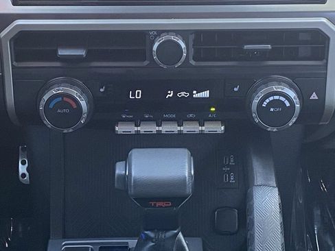 Certified 2025 Toyota Tacoma TRD Sport AWD/4WD image 32