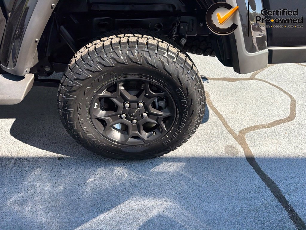 Certified 2023 Jeep Gladiator Sport AWD/4WD image 19