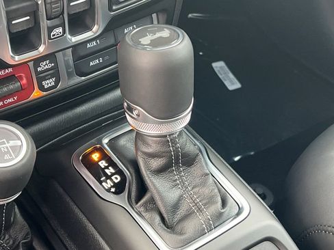 New 2026 Jeep Wrangler Unlimited Rubicon w/ Technology Group image 22