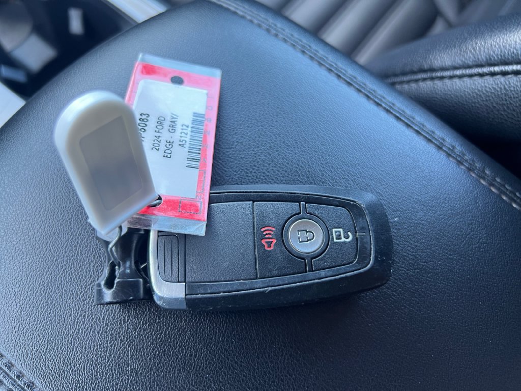 Used 2024 Ford Edge SEL AWD/4WD image 29