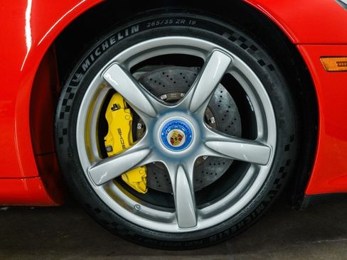 Used 2005 Porsche Carrera GT RWD image 15