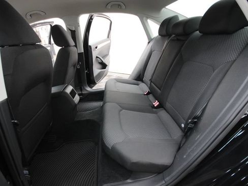 Used 2013 Volkswagen Passat 2.5 S FWD image 22