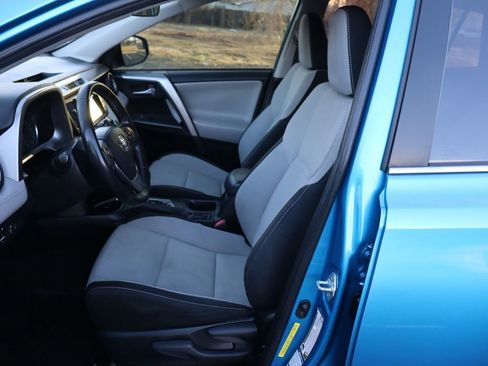 Used 2017 Toyota RAV4 XLE image 19