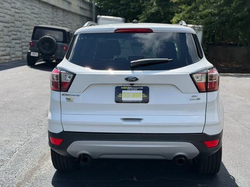 Used 2017 Ford Escape SE w/ Equipment Group 201A AWD/4WD image 8