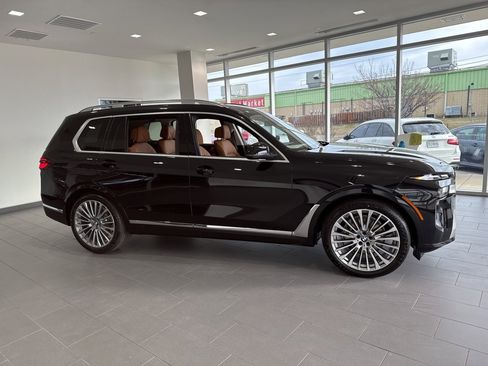 New 2026 BMW X7 xDrive40i image 1