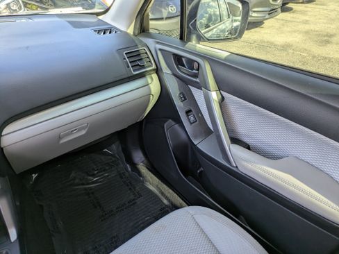 Used 2017 Subaru Forester 2.5i w/ Alloy Wheel Package image 17