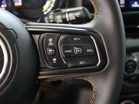 Used 2024 Jeep Wrangler Unlimited AWD/4WD image 23