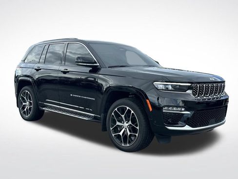 Used 2025 Jeep Grand Cherokee Summit AWD/4WD image 9