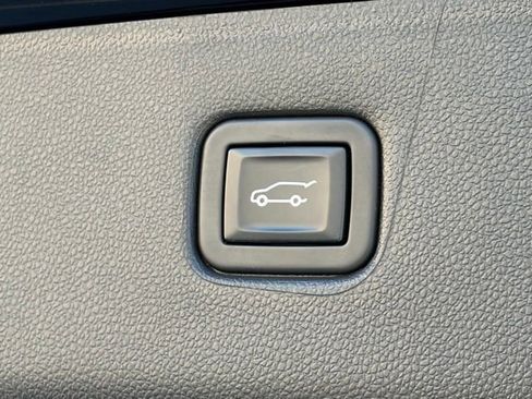 Used 2022 Chevrolet Blazer Premier w/ Enhanced Convenience Package image 15