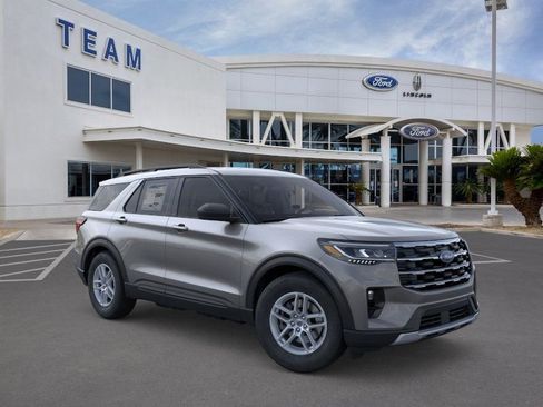 New 2026 Ford Explorer Active w/ Active Comfort Package image 7