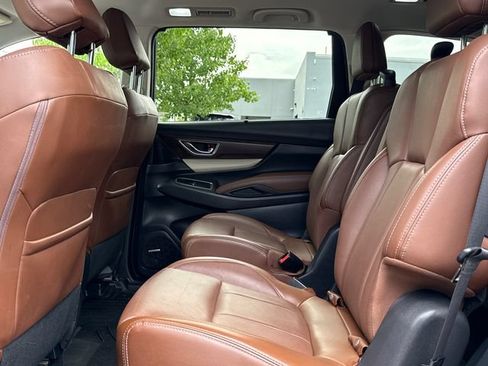 Used 2022 Subaru Ascent Touring AWD/4WD image 25