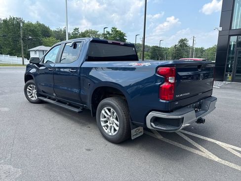 Used 2023 Chevrolet Silverado 1500 LT AWD/4WD image 3
