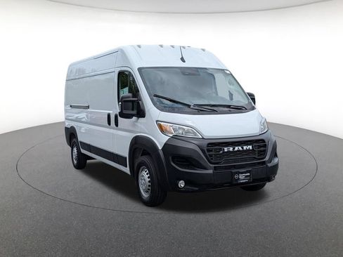 Used 2026 RAM ProMaster 2500 w/ Convenience Group FWD image 3