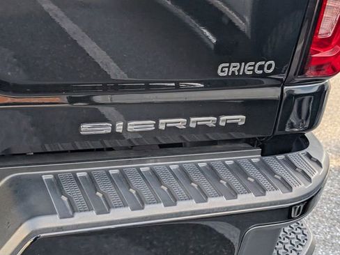 Used 2020 GMC Sierra 3500 Denali w/ Denali Ultimate Package image 12