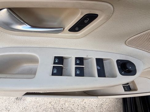 Used 2008 Volkswagen Eos Komfort FWD image 18